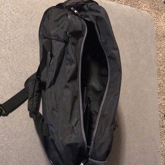 Puma Mercedes 🚘 duffel bag NWT - Picture 4 of 4